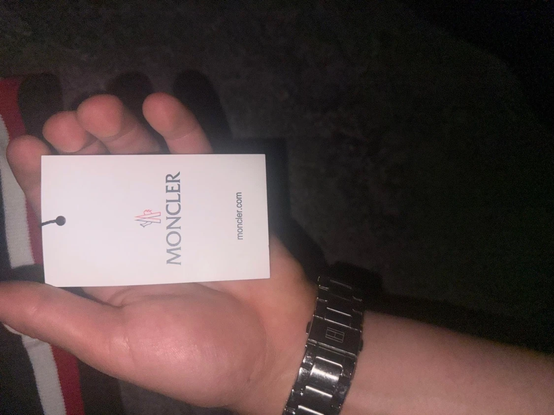 Svart Moncler mössa med ränder - 3