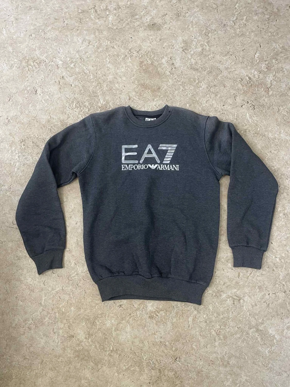 Mörkgrå EA7 Emporio Armani sweatshirt
