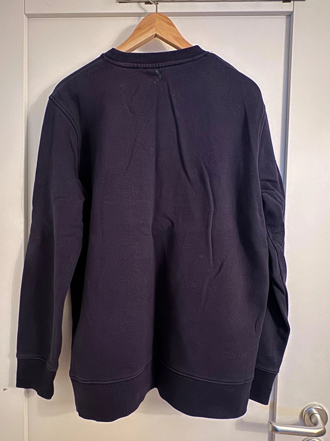 Svart sweatshirt från Boomerang L/M - 1