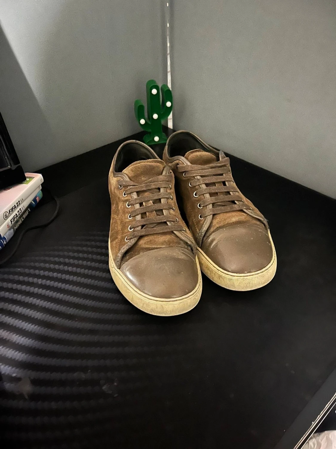 Bruna sneakers från Lanvin i mocka - 2