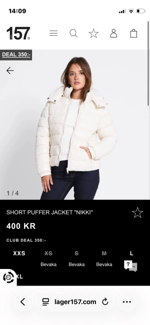 Vit lager 157 jacka  - Knappt använd, inga defekter. Köpt för 400kr (lägger upp egna bilder senare idag)