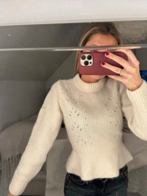 Stickad tröja other stories  - Kommer inte till använding. Oanvänd. Ordinarie pris 699kr