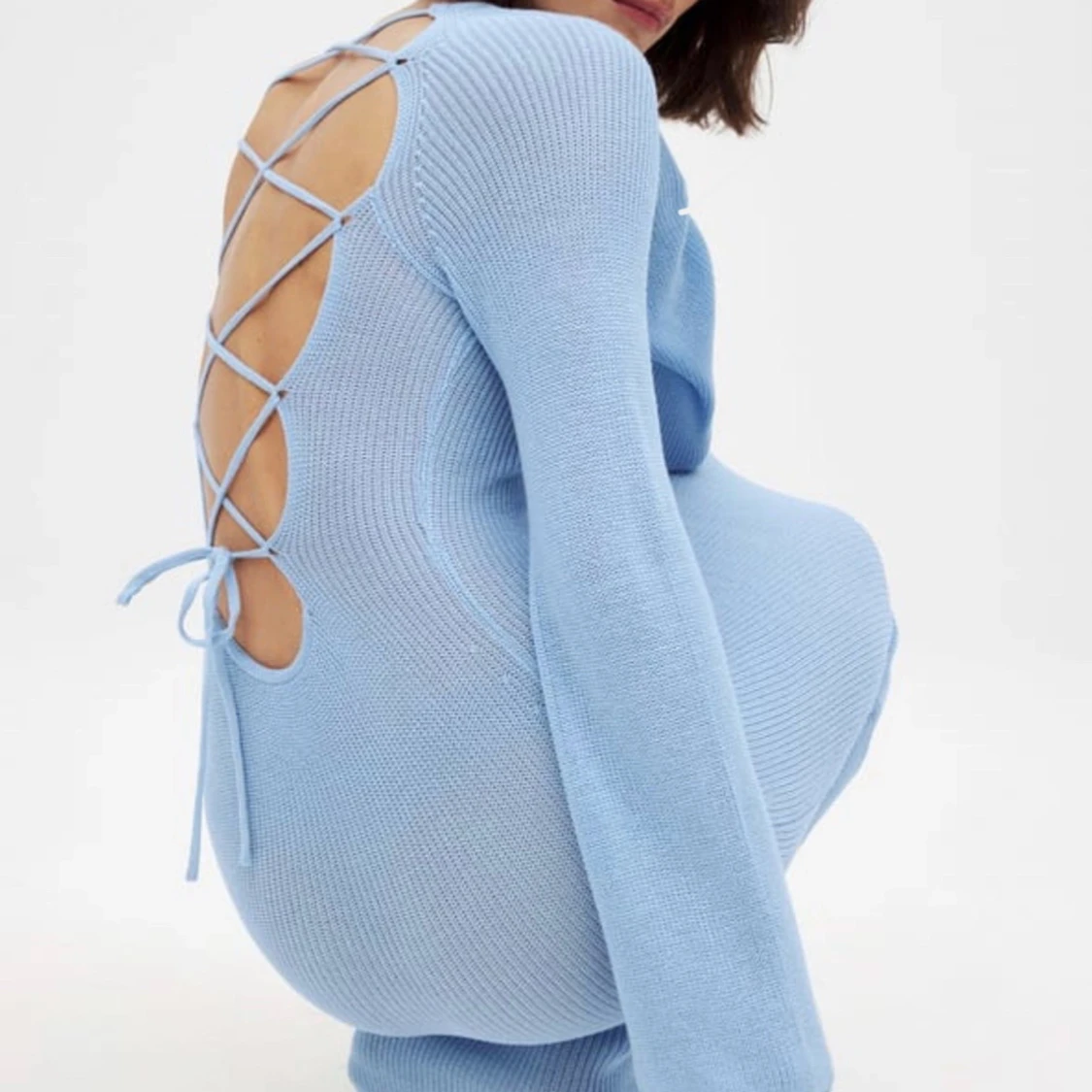 Ljusblå stickad långklänning med snörning - 1