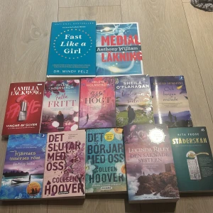 Bok  - Säljer flera böcker både i paketpris eller singel pris. Se första bilden för alla böcker som säljs. Allt är i toppskick. Har böcker skriven av. Camilla Läckberg, Heléne Holmström, Khaled hosseini, Jan-philipp Sendker, Nita prose, Colleen hoover, Sheila O’flanagan, Lucinda riley, Dr Mindy, Anthony william