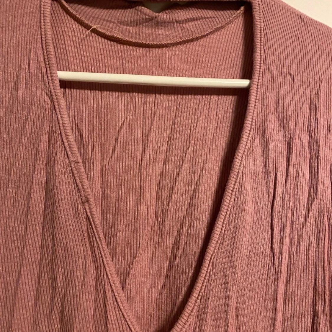 Rosa ribbad långärmad topp med öppen rygg - 3