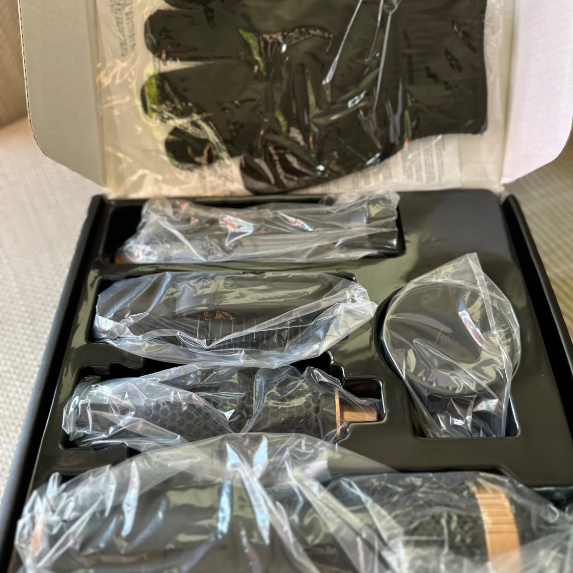 Svarta stickade värmehandskar - 2