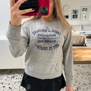 Grå sweatshirt Zadig&Voltaire - Grå tröja från Zadig&Voltaire. Köptes för länge sedan men har endast blivit använt 1-2 gånger! 