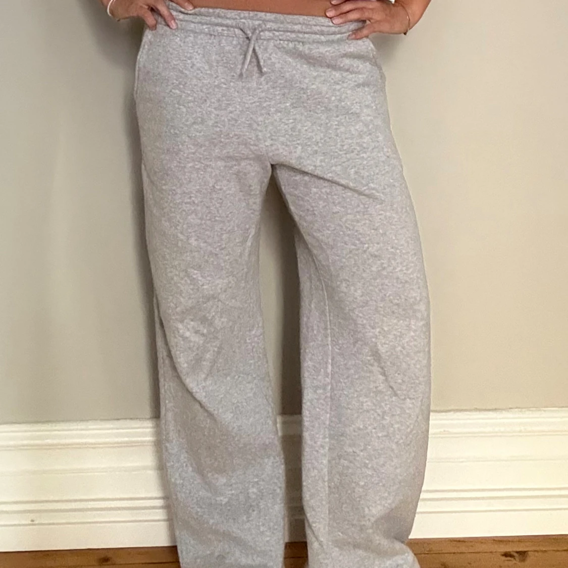Grå mjukisbyxor