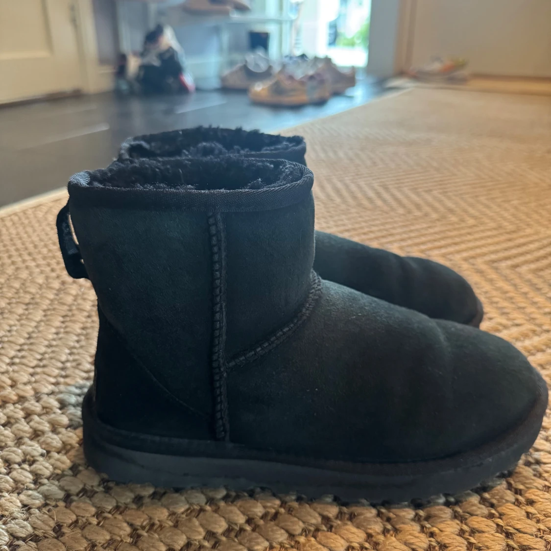 Svarta UGG boots i mocka