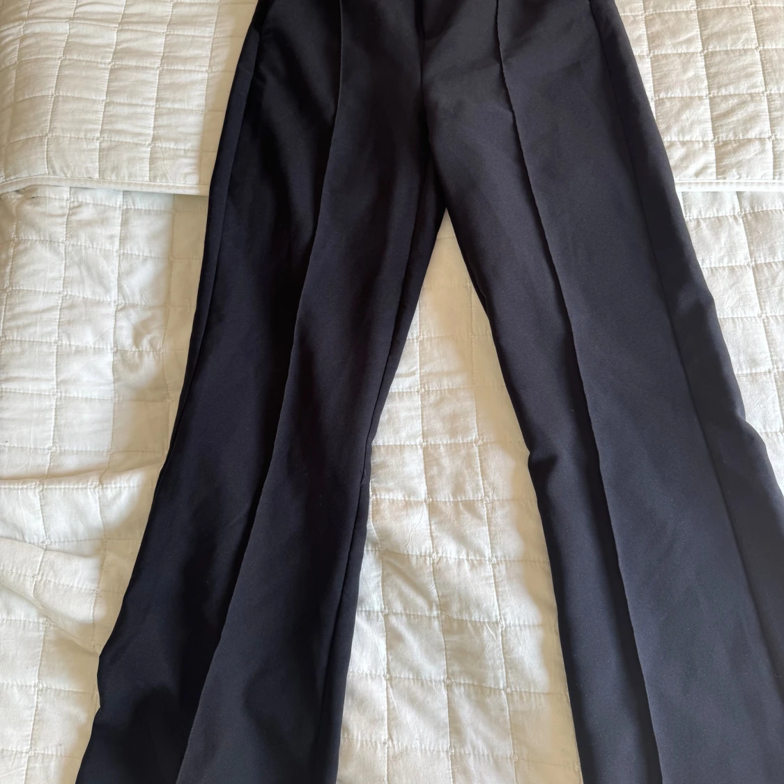 Svarta kostymbyxor med bootcut - 2