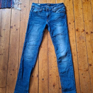 Jack and jones jeans - Jack & jones skinny liam jeans i nyskick. Storlek W30 L32. Är öppen för bud.