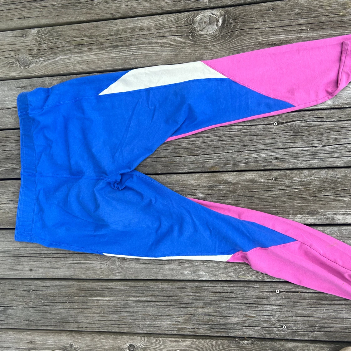 Nike färgglada leggings i blå och rosa - 1