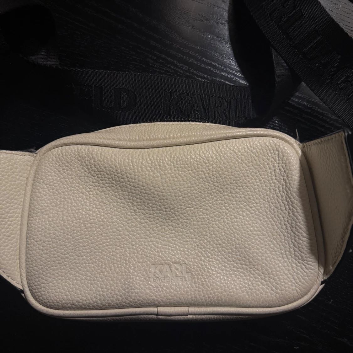 Beige väska från Karl Lagerfeld - 2