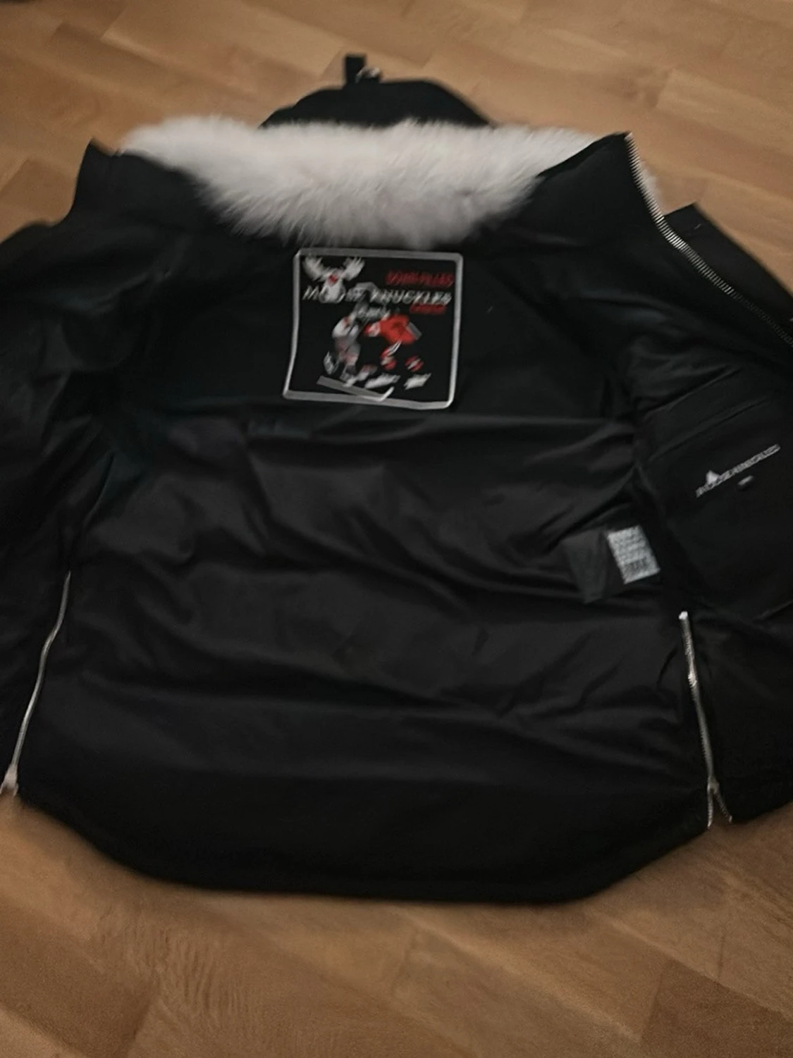 Svart Moose Knuckles pufferjacka med päls - 2