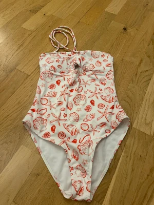 En fin somrig baddräkt  - Den är som en tub top