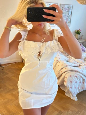 söt klänning  - fin klänning med volang och mönster 💓