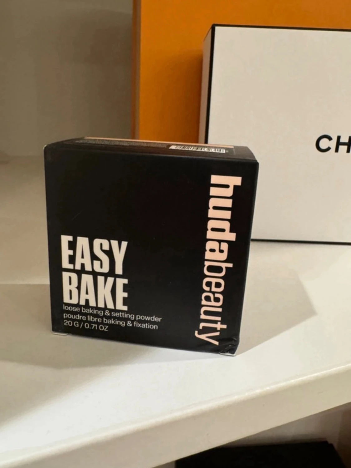 Huda Beauty Easy Bake Cupcake puder