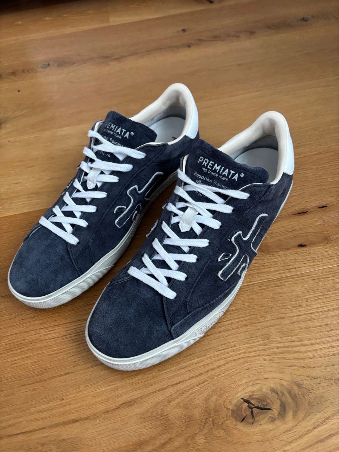 Premiata mörkblå sneakers i mocka - 1