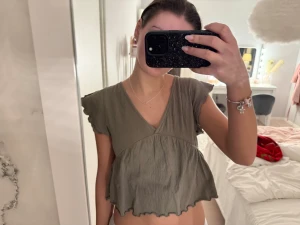 Topp🩷 - Super söt topp från lager 157. Perfekt till sommaren eller till finare tillfällen 😍