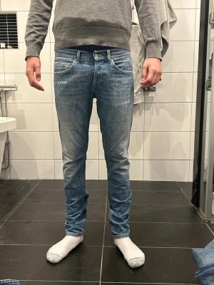 Dondup jeans george - Dondup jeans George storlek 32, mycket bra skick.