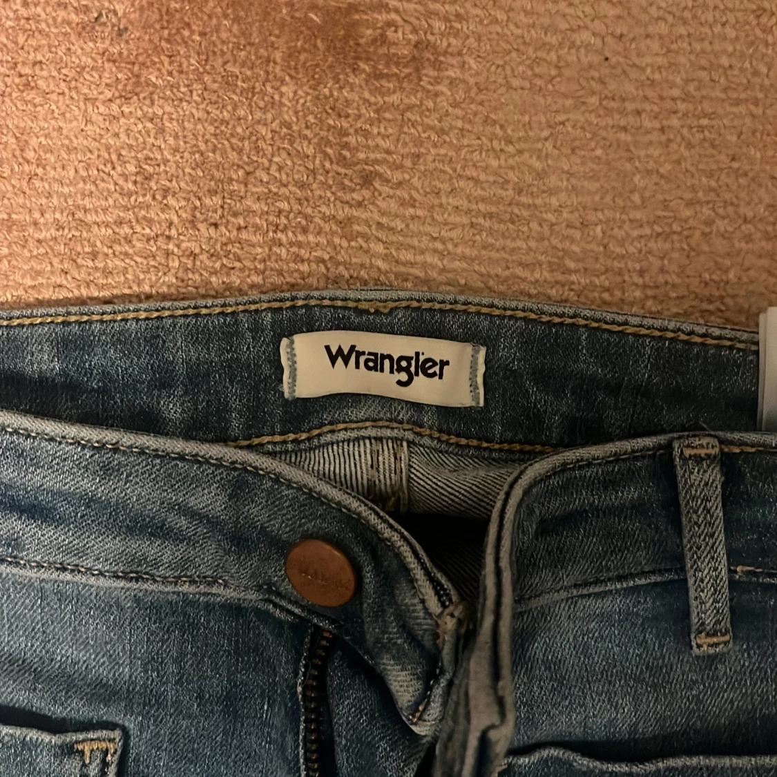 Blå wide jeans från Wrangler - 2