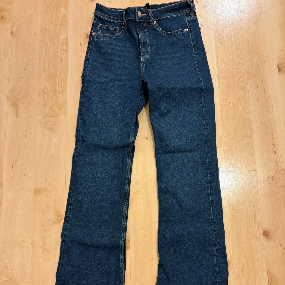Mörkblå bootcut jeans - 1