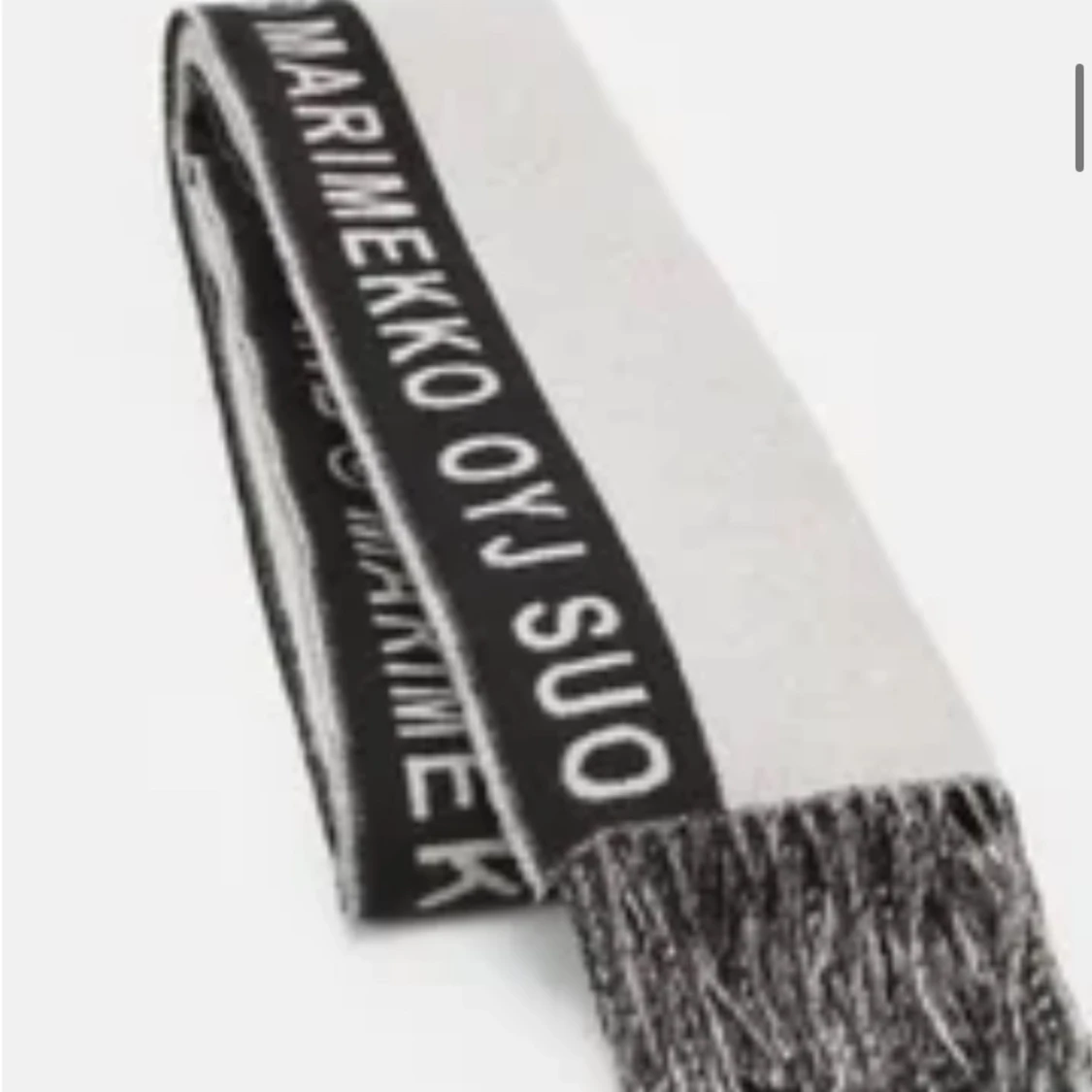 Marimekko svartvit halsduk med fransar - 1