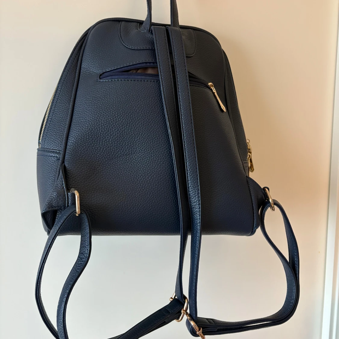 Mörkblå ryggsäck  - 3