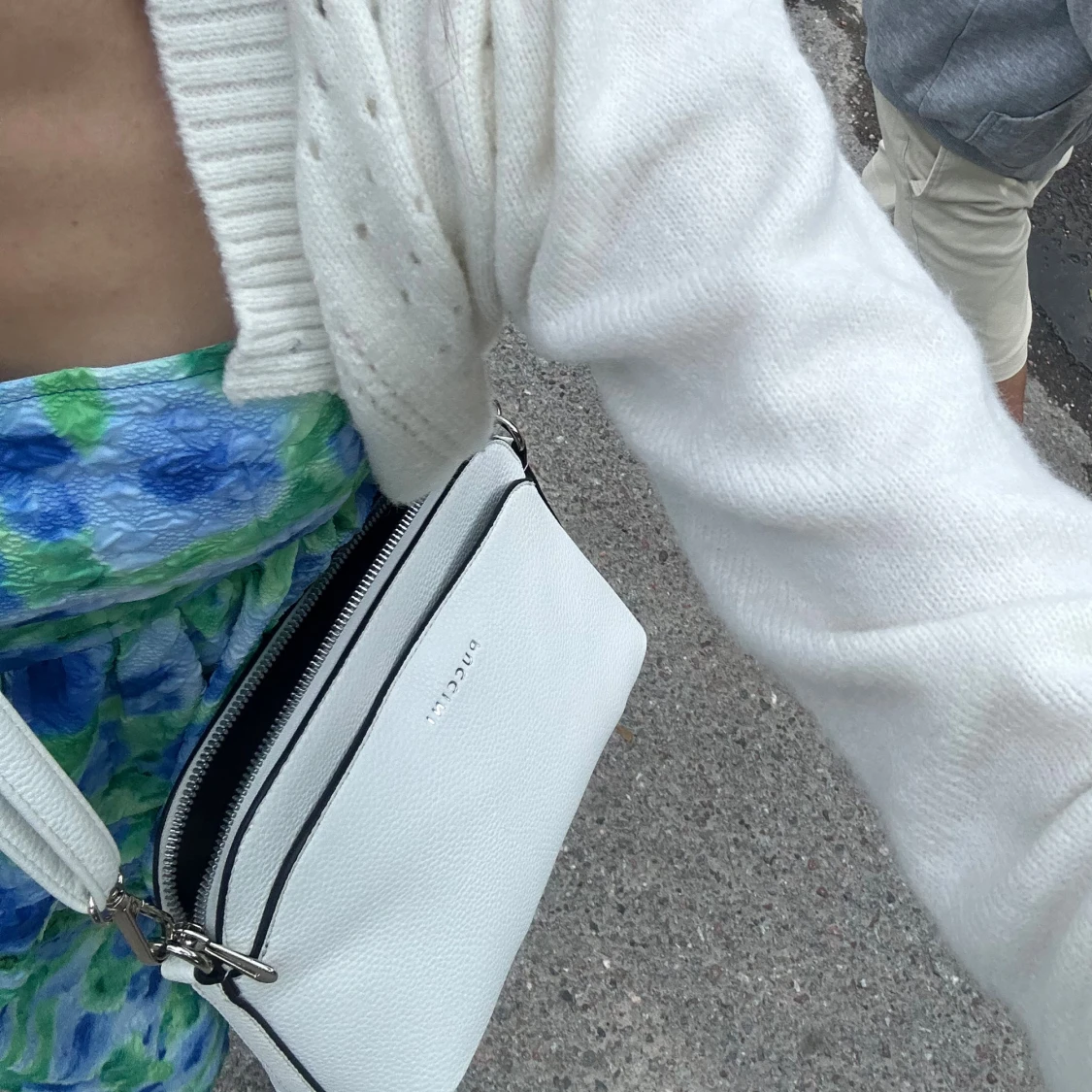 Blommig blågrön sommarklänning