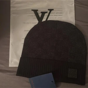 Mössa  - Dm vid intresse 