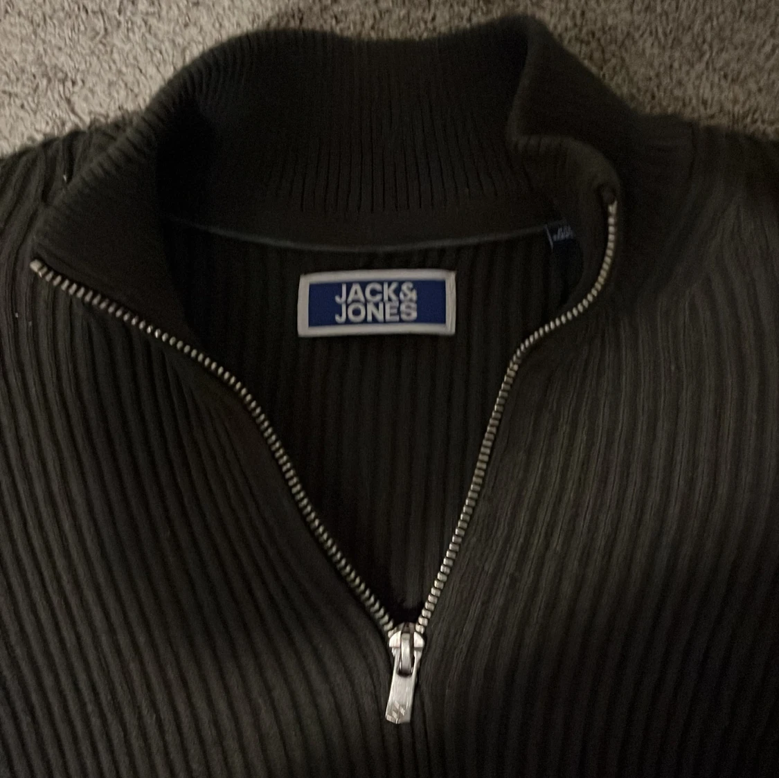 Svart ribbad half zip från Jack & Jones - 2