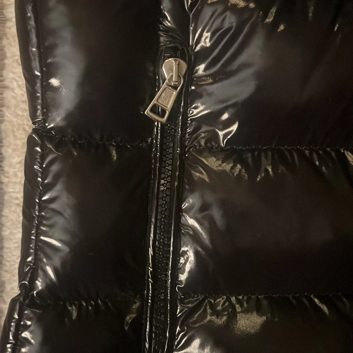 Svart dunväst från Moncler - 4