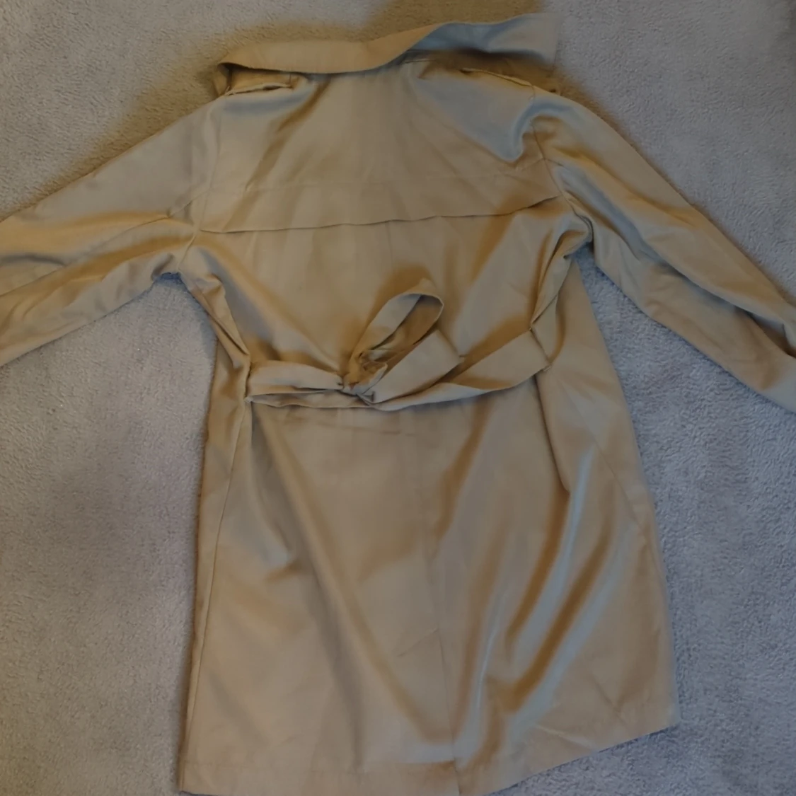 Beige trenchcoat från ONLY - 1