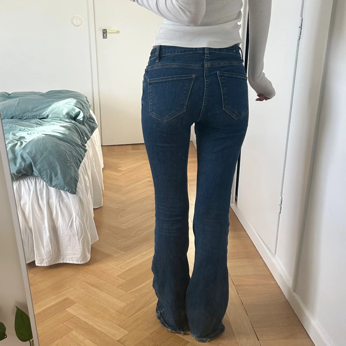 Mörkblå bootcut jeans - 2