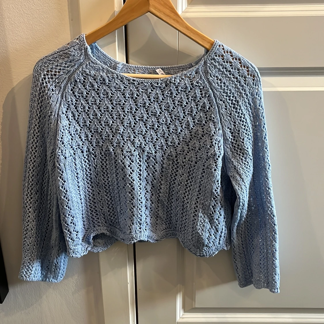 Ljusblå stickad tröja från ONLY