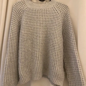 Stickad tröja  - Skön stickad tröja från lager 157