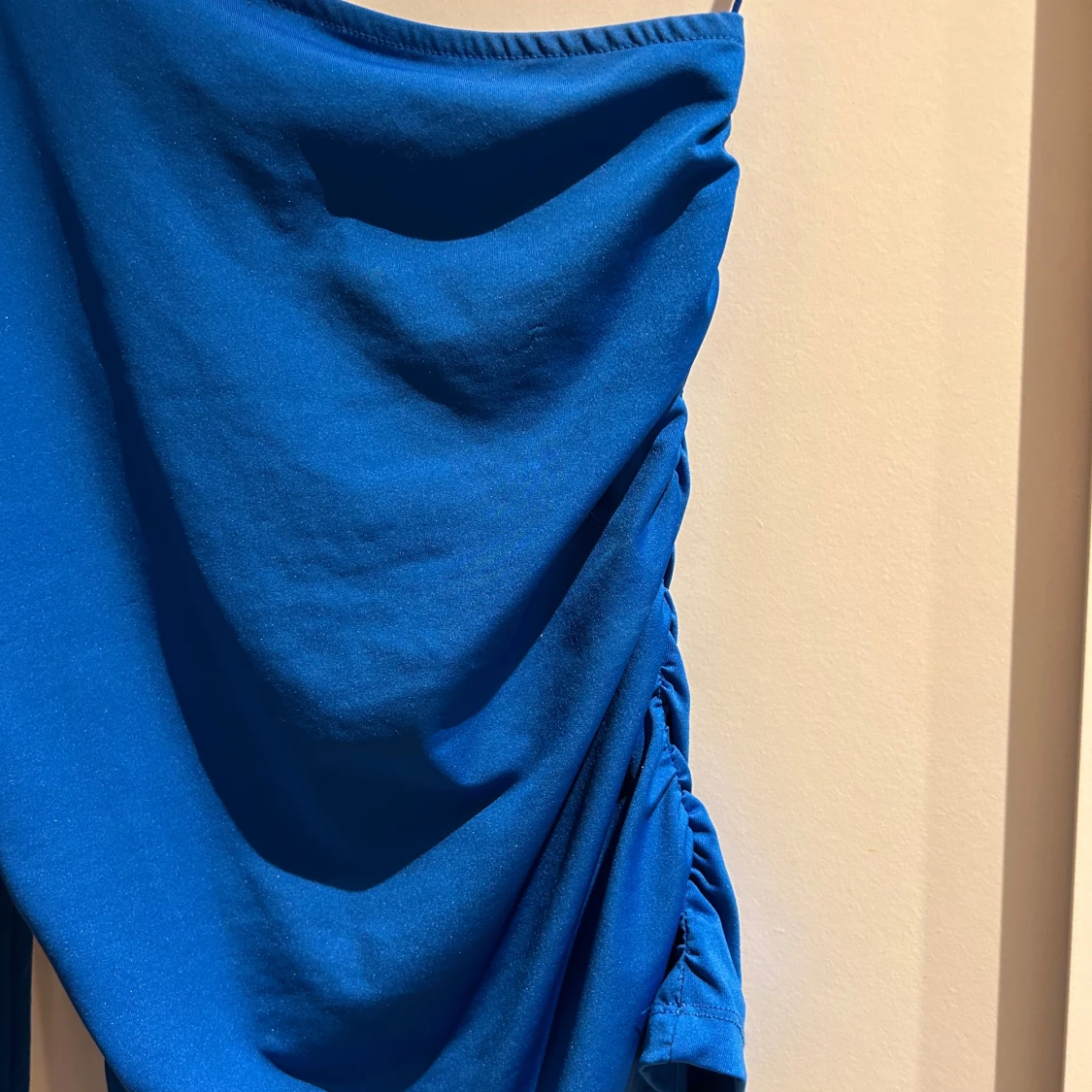 Blå oneshoulder topp Gina Tricot - 3