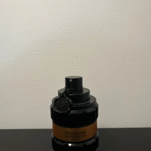 Spicebomb Extreme av Viktor&Rolf - Spicebomb Extreme från Viktor&Rolf ca≈40ml/90ml kvar