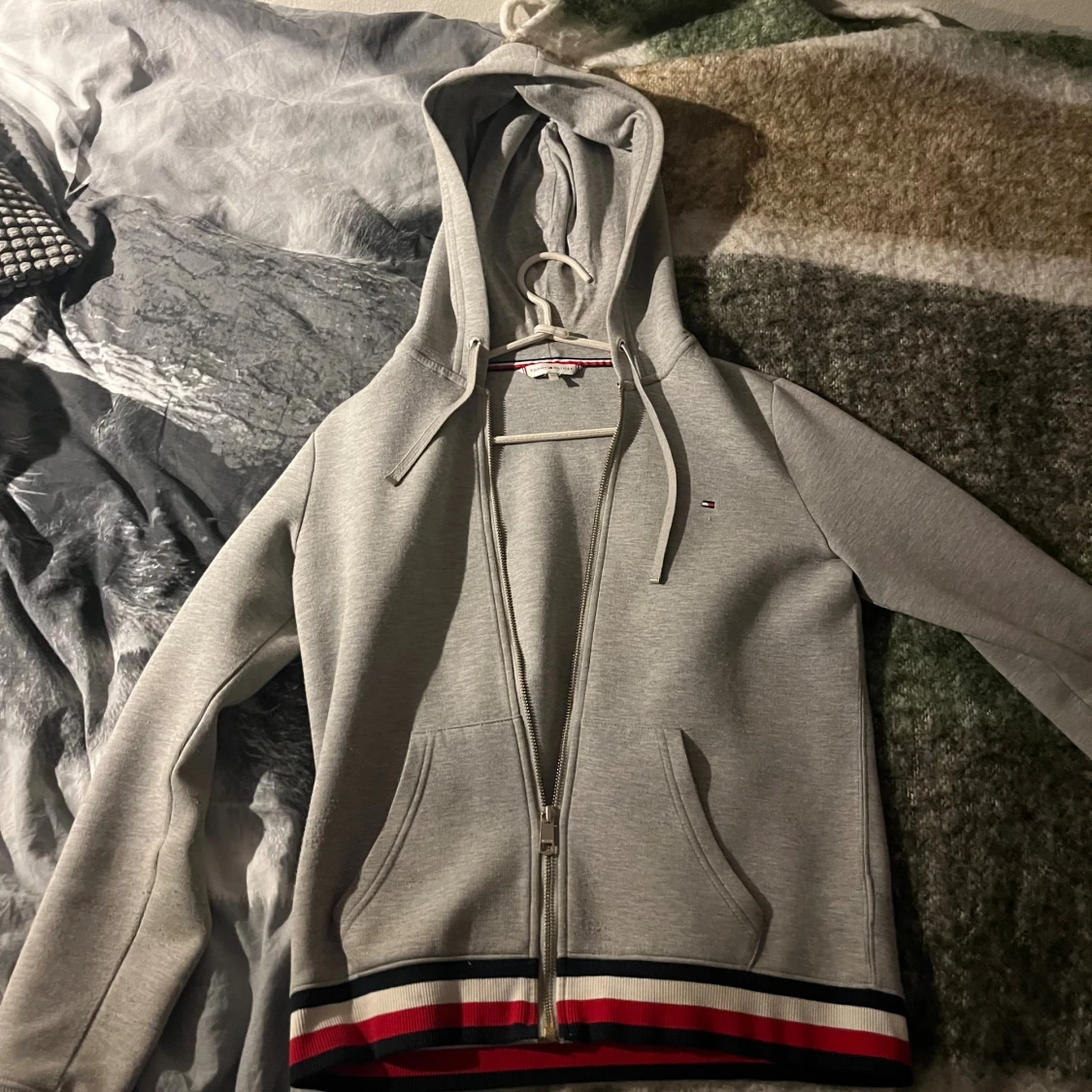 Grå hoodie Tommy Hilfiger