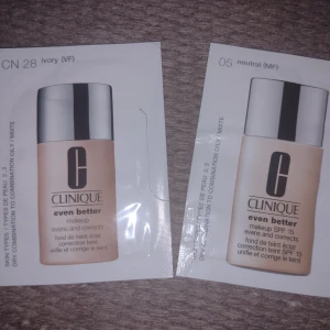 Clinique Even Better foundationprover - Två provpåsar av Clinique Even Better foundation i nyanserna CN 28 Ivory och 05 Neutral. Båda är flytande foundations med SPF 15. Innehåller 1,5 ml styck. Perfekt för att testa färg och formula innan du köper fullstorlek. Kan skickas med ett frimärke (22 kr).