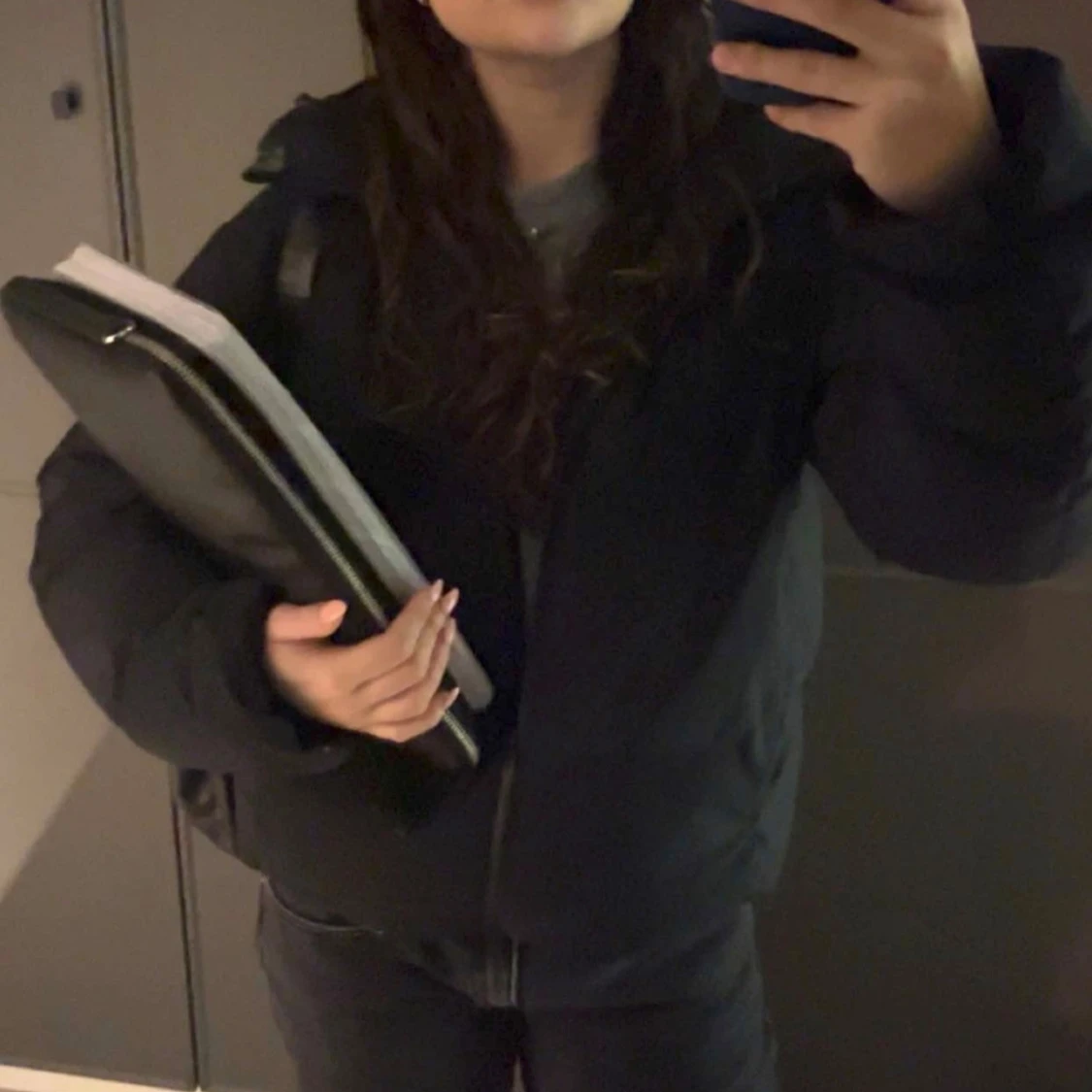 Svart pufferjacka från Uniqlo  - 4