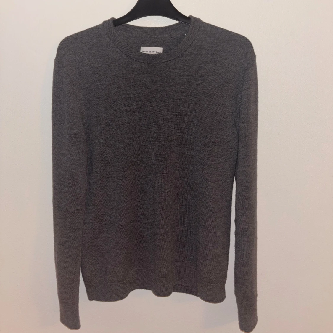 Grå merinoulltröja