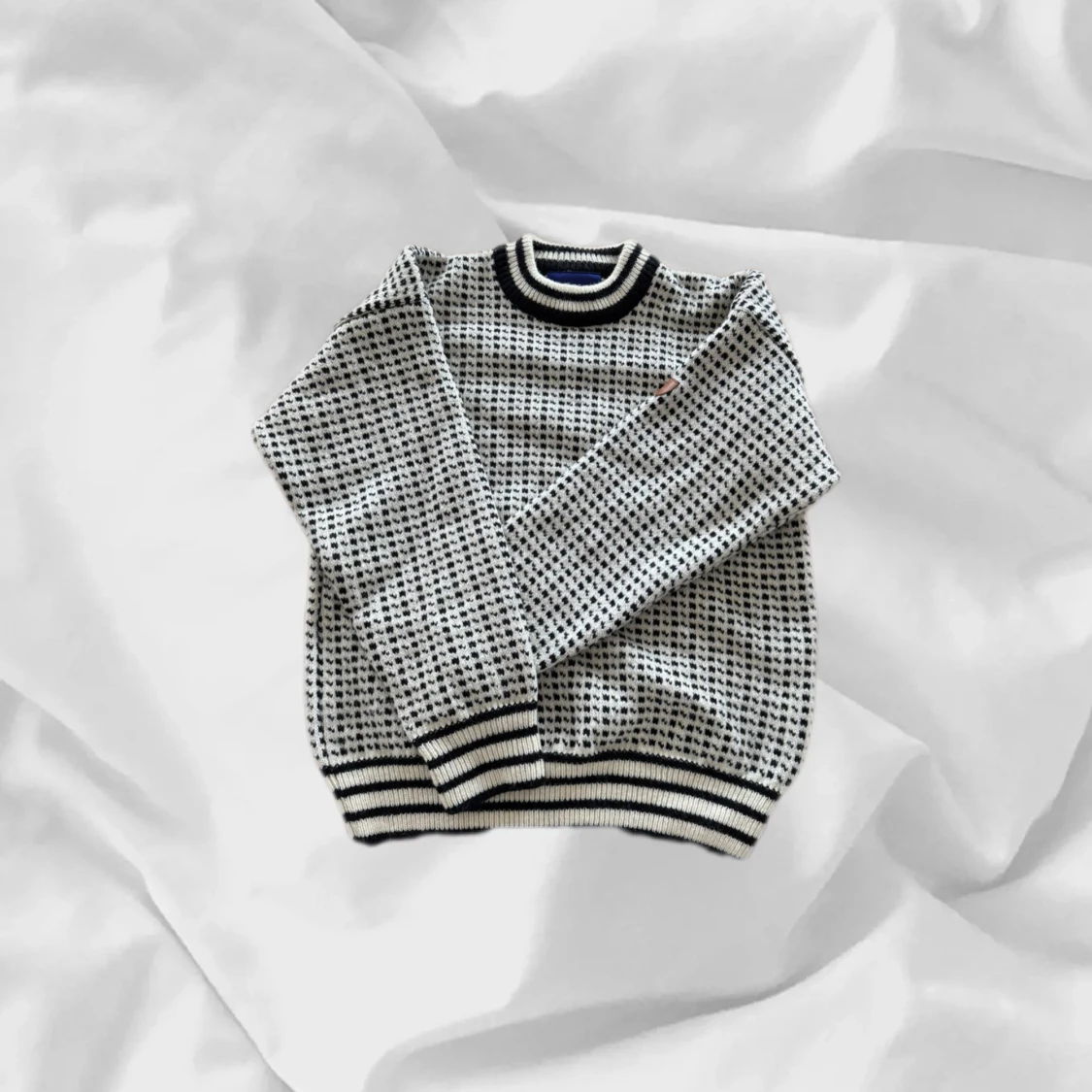 Stickad tröja från Bråtens