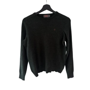 MORRIS TRÖJA - Morris tröja - Sitter som XS (står S på lappen) - 100% merinoull - Mycket fint skick - Hör av er vid minsta fundering // Deluxecloset 