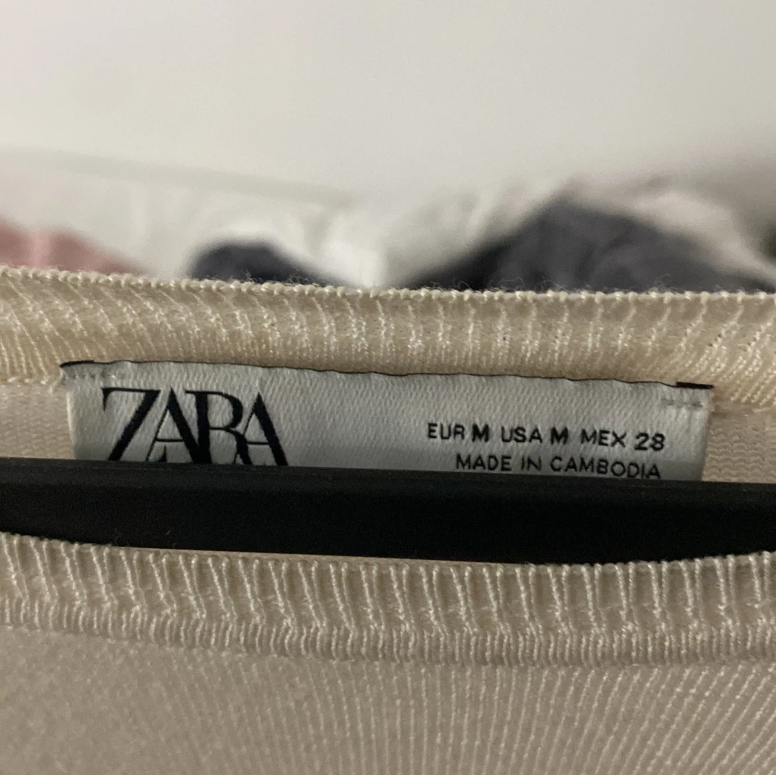 Luftig långärmad tröja - 1