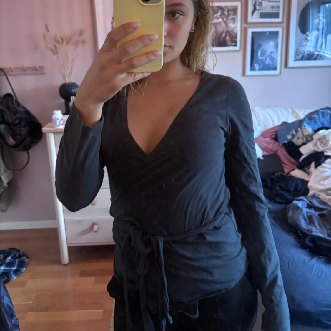 Svart omlottopp med knytband - 3