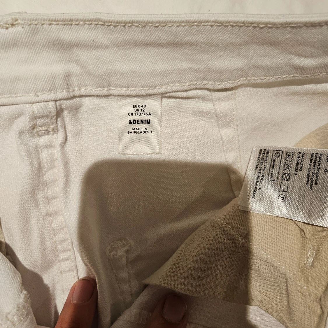 Vit jeanskjol från &Denim, strl 40 - 2