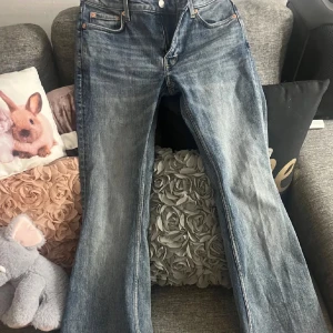 Weekday lågmidjade jeans - Aaldrig använda