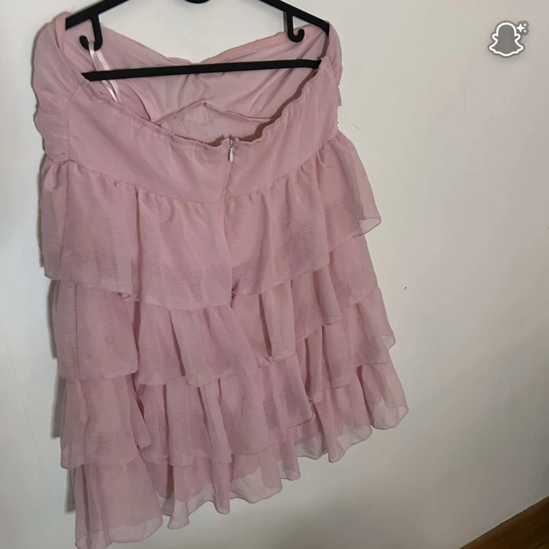 Rosa volangklänning axelbandslös - 1