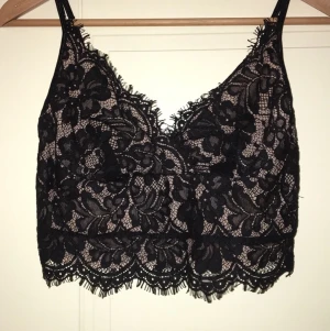 Topp - Strl M, spets